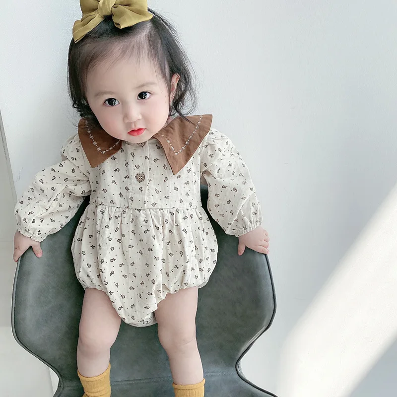 

2022 Spring Baby Triangle Romper Korean Version Floral Baby One Piece Corduroy Baby Bag Fart Romper