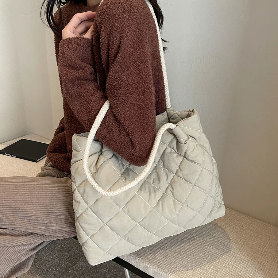 Large Capacity Fashionable Puffer Tote Bag - Quilted Bag For Women, Puff Bag  Aesthetic Shoulder Bag - Temu Bahrain