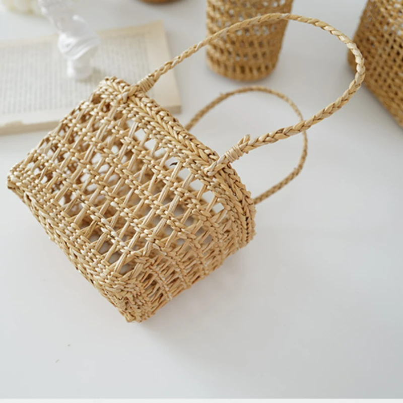 

Rattan Grass Handwoven Basket Gift Flower Basket Props Ornament Children Bag