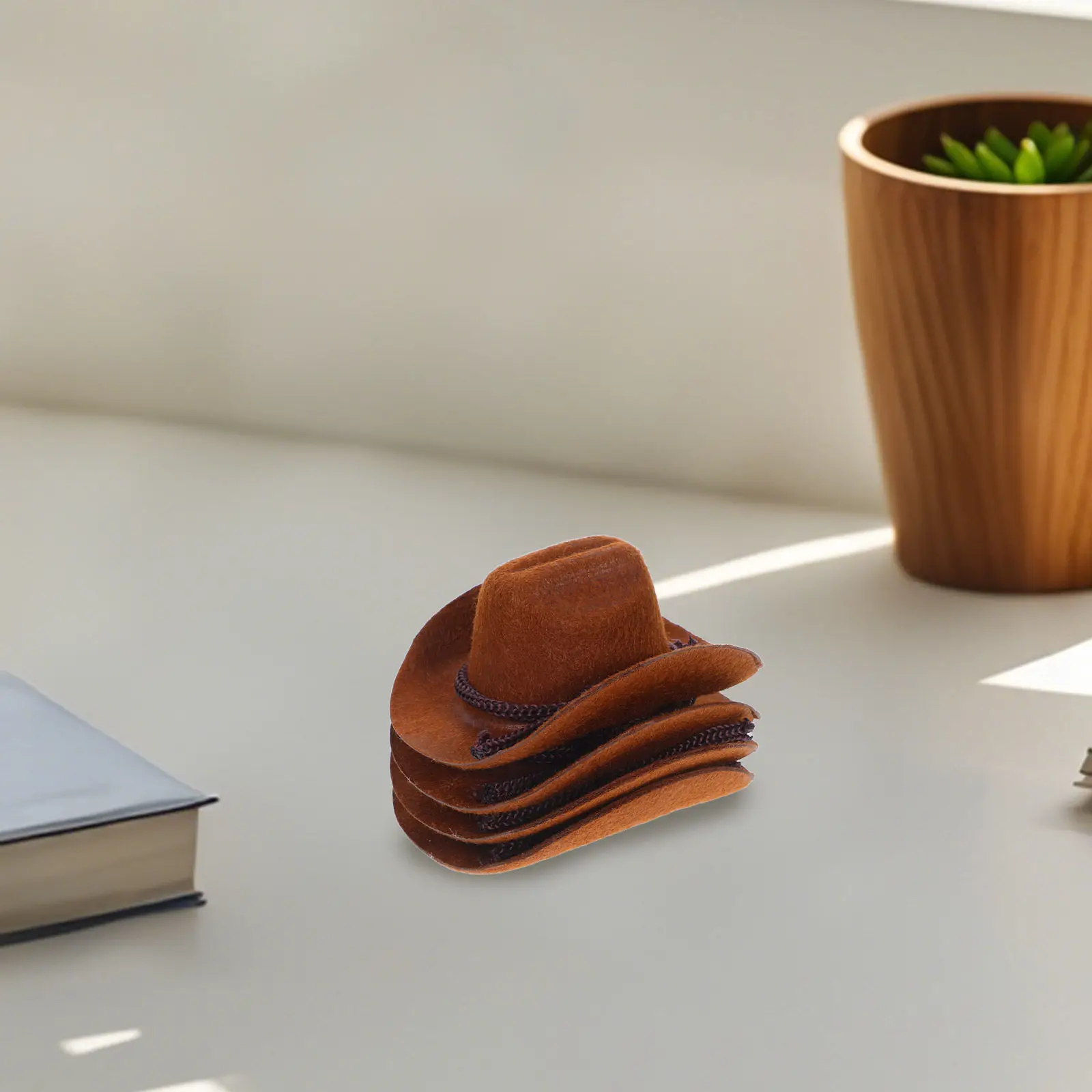 Миниатюрные ковбойские шляпки (4 шт.), флокированные, милые, для поделок, аксессуары для кукольных домиков, реквизит для костюмов, украшения для вечеринок в стиле вестерн (art.: 3920da5cfce2b) - 3920da5cfce2b