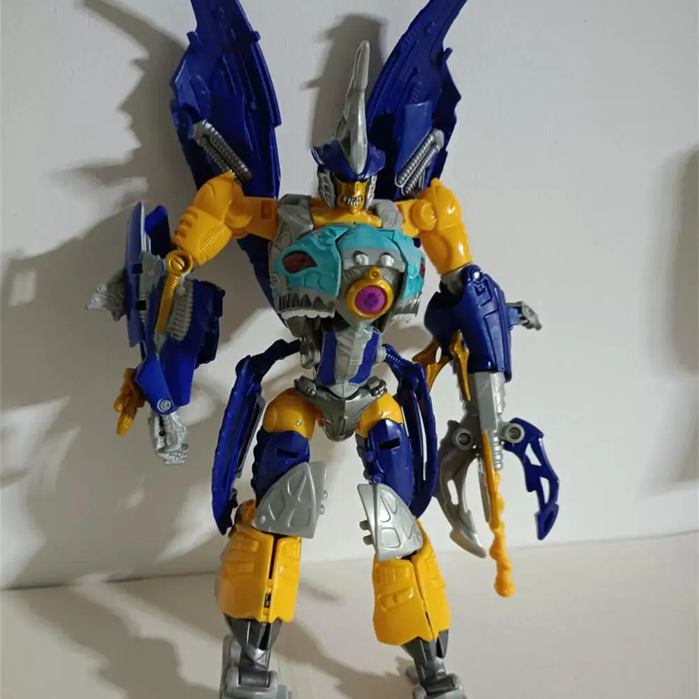 Фото Hasbro Transformers IDW Series Voyager Sharkticon Оригинальные оптовые товары с дефектами Модель-кукла Фигурка Подарок на день рождения №1