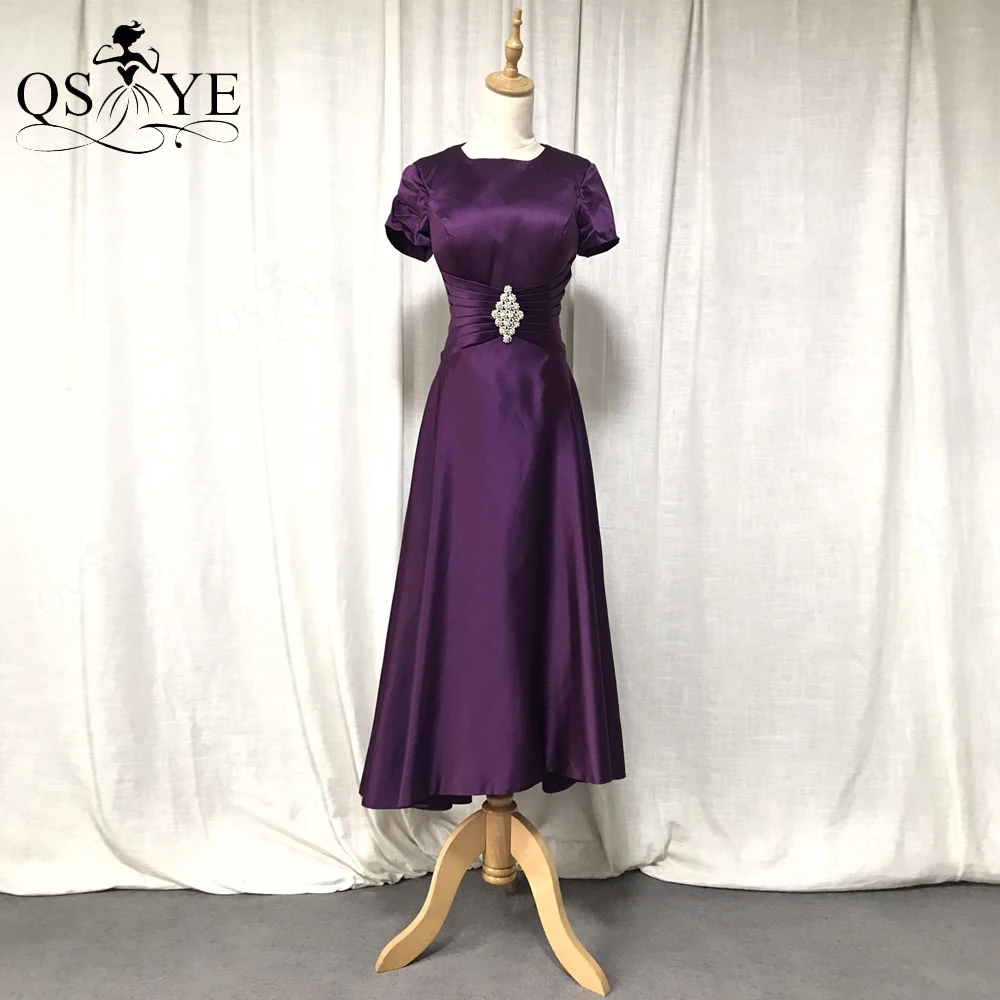 

Grape Satin Mother of the Bride Dress Square Neck Cap Sleeves A line Ruched Purple Evening Gown Shiny Brooch Prom Dress for Mom