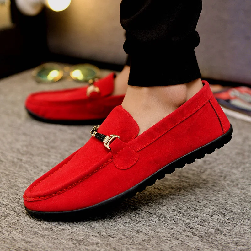 

Casual Boat Shoes Men Korean Style Versatile One Foot Lazy Shoes Red Canvas Shoes Metal Decoration Sapatillas Driving Walking