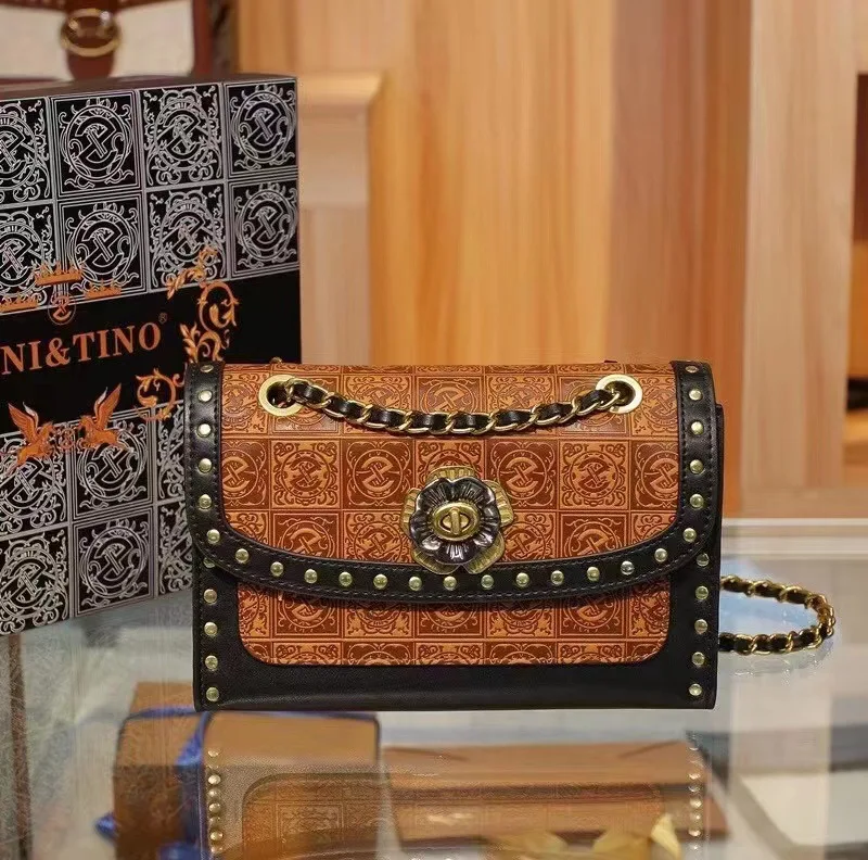 

2022 Classic Rivet Single Shoulder Messenger Bag Famous Brand Designer Satchels Printing Pattern Crossbody Bag Lady Square Bag