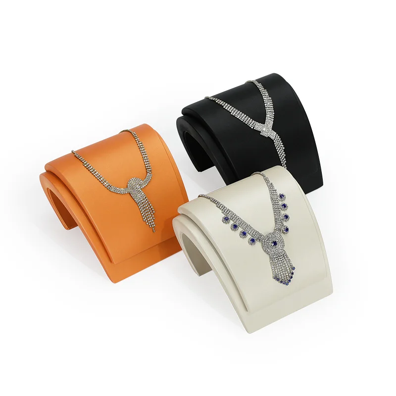 

PU Necklace Jewelry Organizer Display For Selling Jewelry Bust Display Stand For Selling