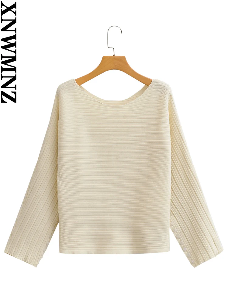 

XNWMNZ 2022 Women Fashion Button Sleeve Rib Knit Top Woman Retro Long Sleeve Casual All-match Sweater Female Chic Pullover