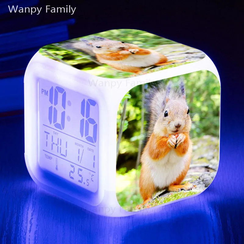 Милые светящиеся светодиодные цифровые часы в виде белки 7 цветов подарок для