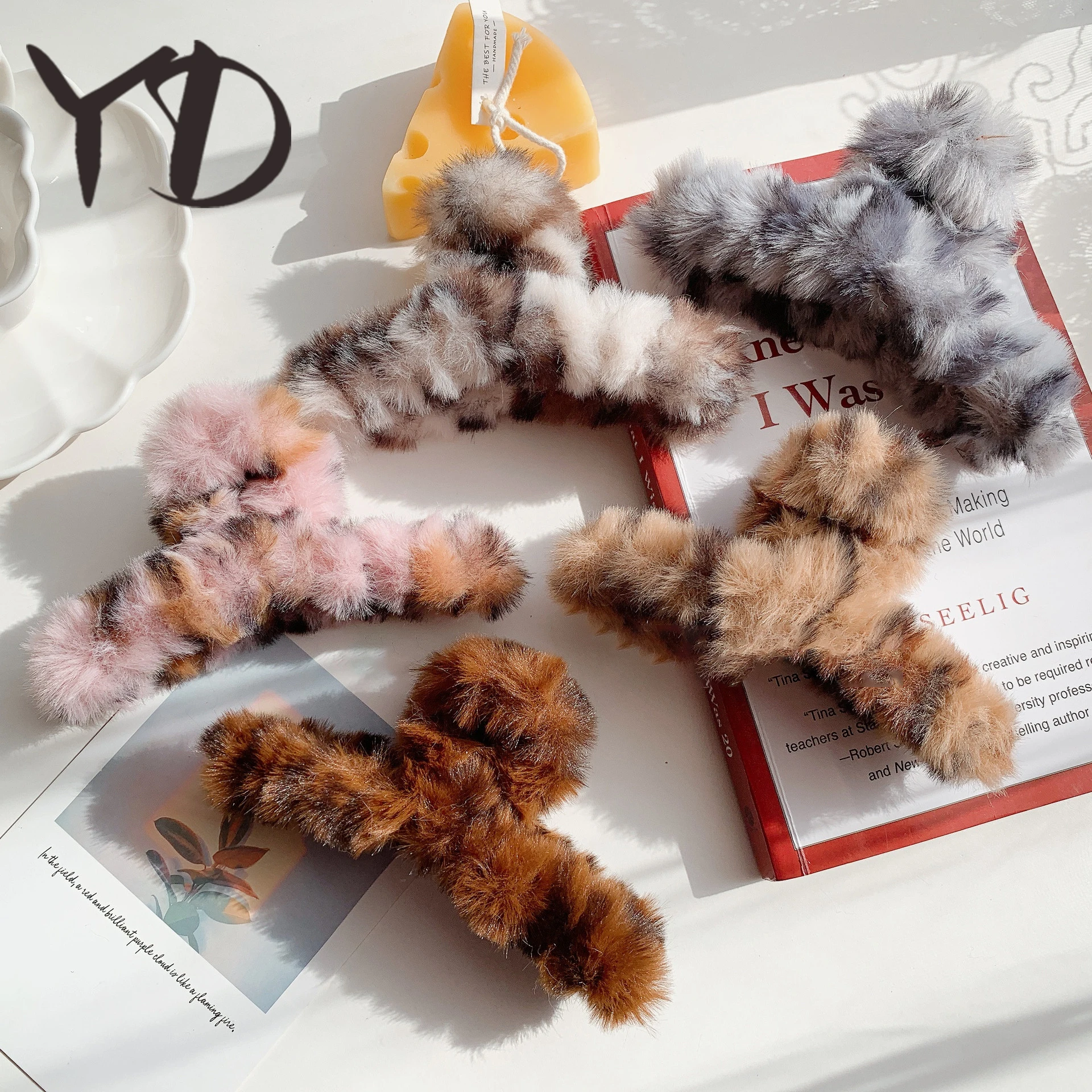 

Plush Claw Clip Back Head Shark Clip Large Hair Clip Korean Autumn/Winter Hair Clip Hairpin Women's Hair Grab Headdress