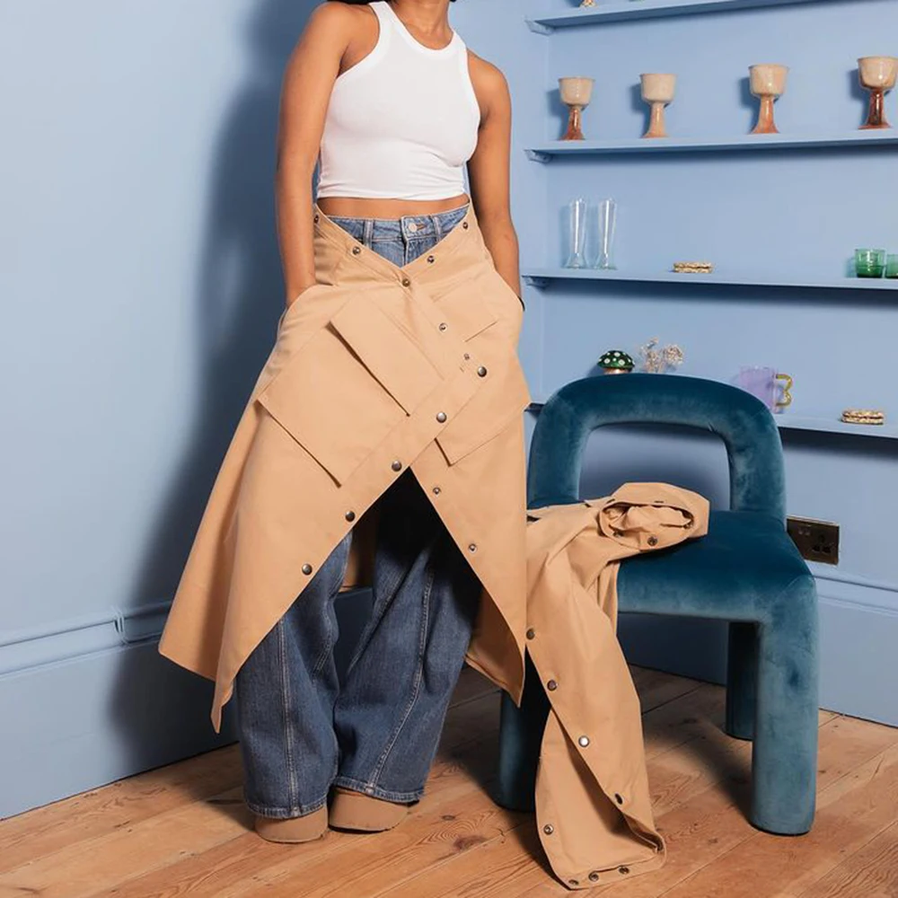 Женский Свободный плащ TWOTWINSTYLE однотонный составного кроя на пуговицах с