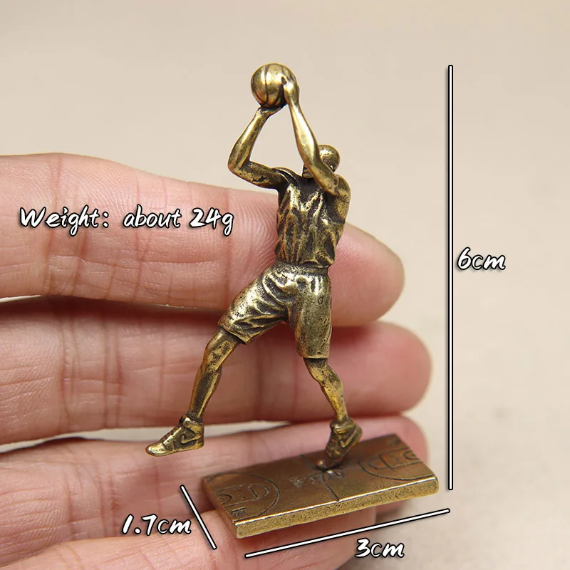 

Латунные фигурки баскетболистов
