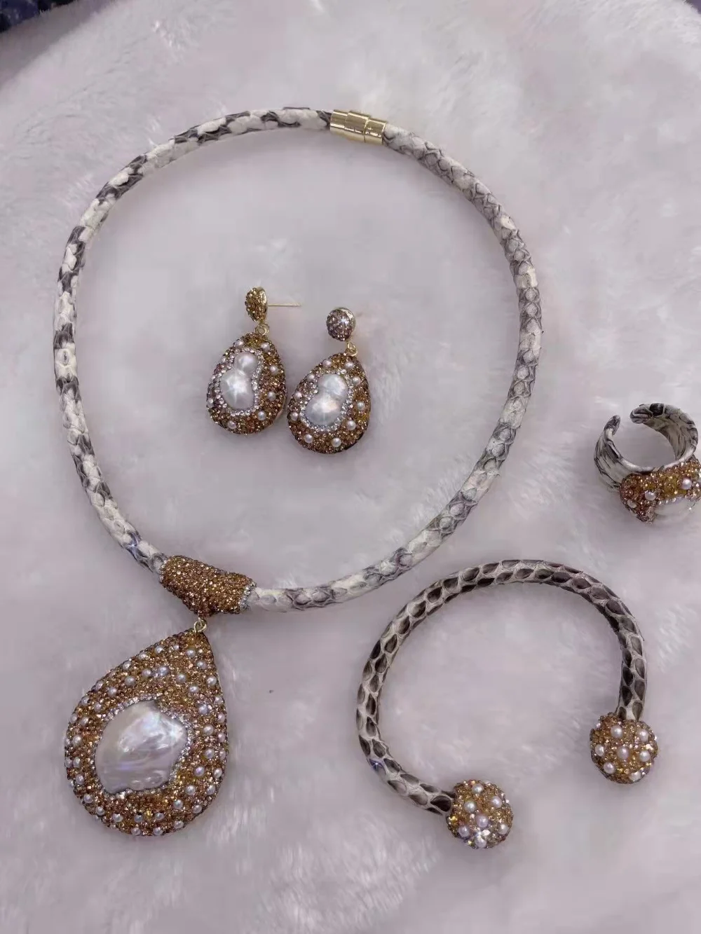 

Natural Baroque Pearl Women's Necklace Set Personality Aesthetic Simple Elegant Ladies Prom Birthday Party Wedding Dress Jewelry