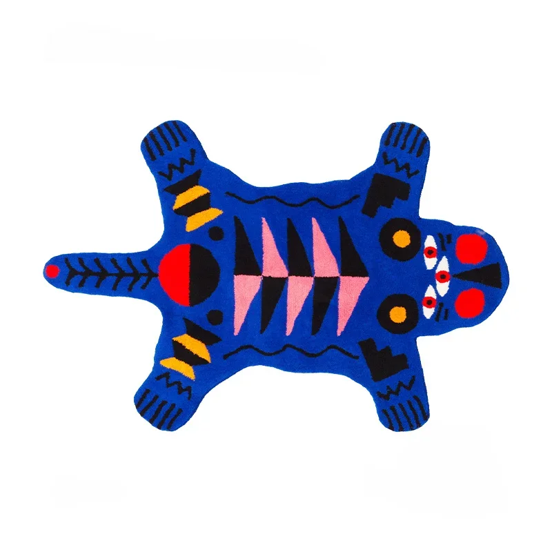 

Розовый коврик в форме аллигатора