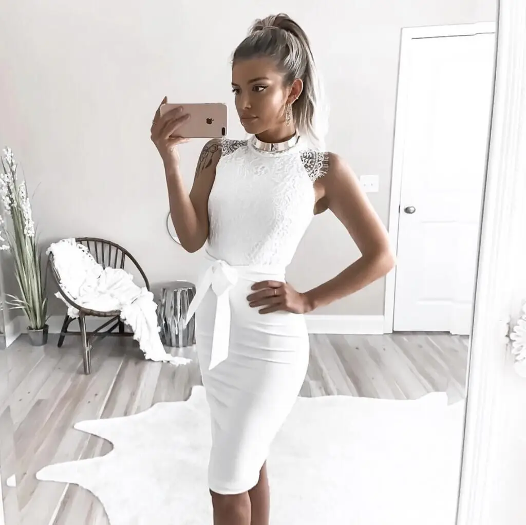 

2023 CREW NECK LACE PATCH BELT DRESS