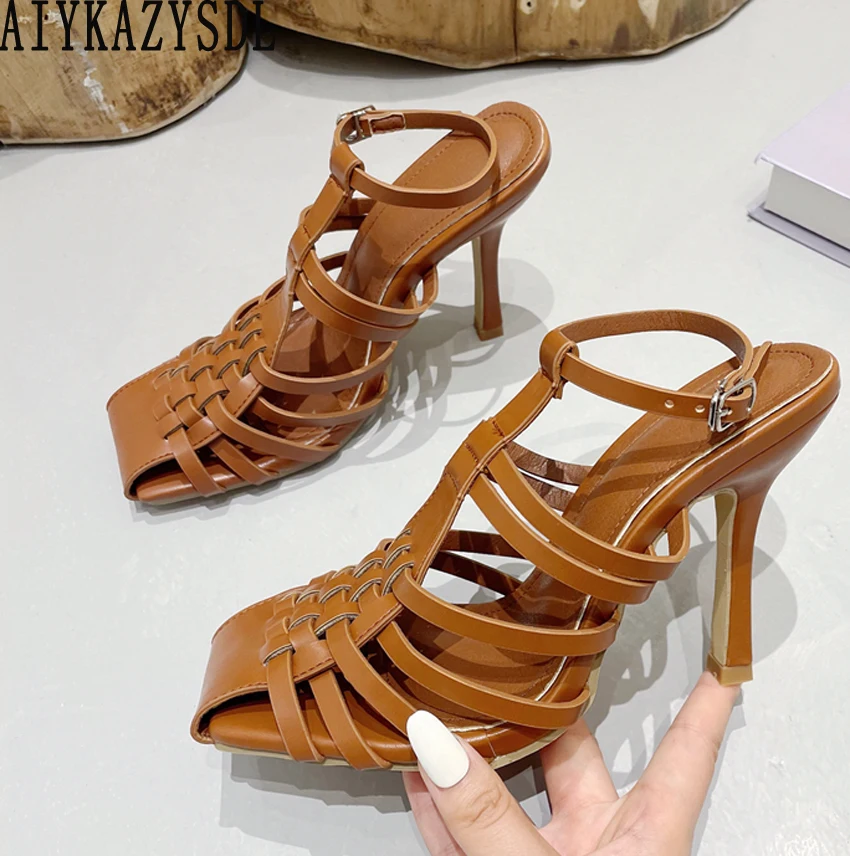 

Женские сандалии AIYKAZYSDL в римском стиле, странные женские босоножки с ремешками на щиколотке, туфли с ремешками, с ремешками-стрингами и клип...