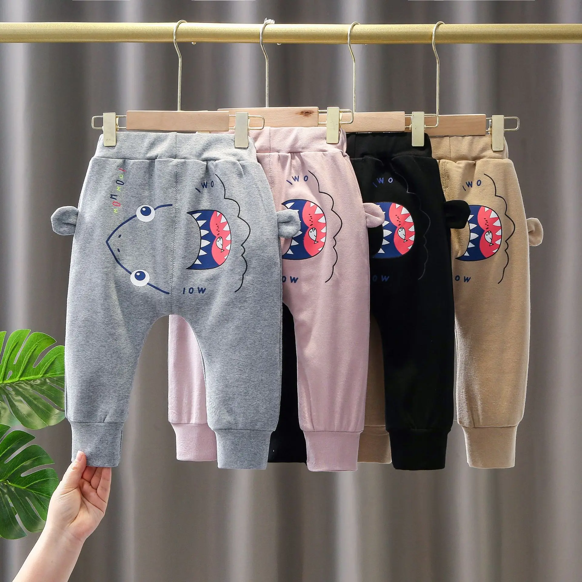 

Новинка, детская одежда, вязаные хлопковые детские большие штаны из ПП, детские шаровары, универсальные детские брюки с мультяшным рисунком