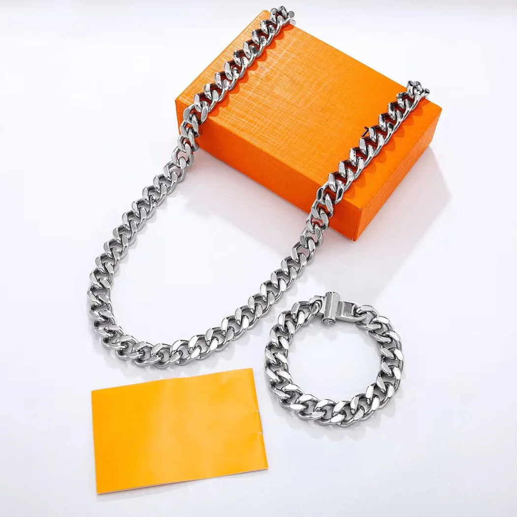 

Classic Hot Selling Chain Link Necklace Coarse Letter Cuban Bracelet Men's and Women's Charm Sterling Silver Jewelry Accessories