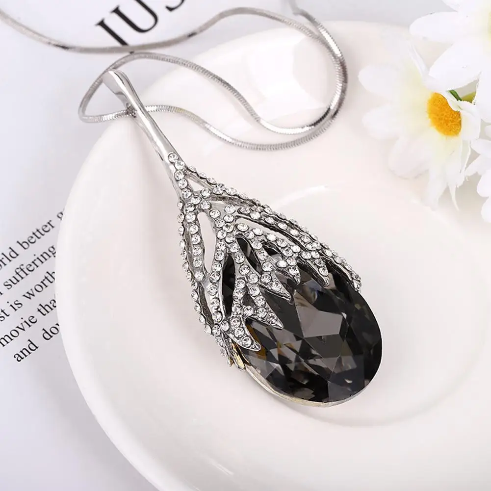 

Water Drop Necklace Sweater Chain New Fashion Ladies Gray Crystal Necklace Personality Pendant Clothing Accessories Gift