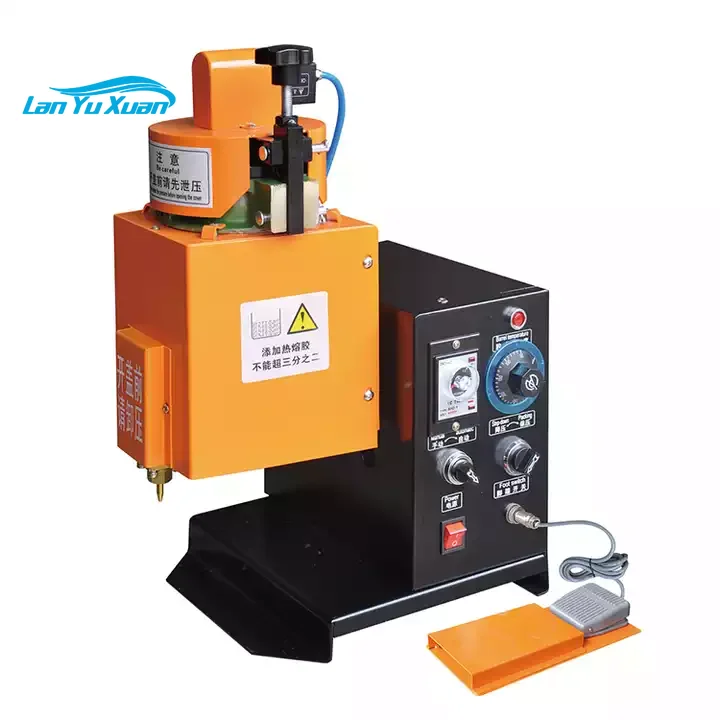 

Термоклеевой пистолет 2 л, аппликатор, клеевая машина