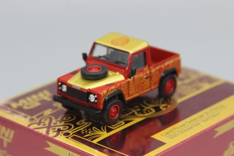 

Mini GT New Year 1:64 alloy off-road vehicle car model guard Defender pickup 90 Jeep SUV suitable for Land Rover