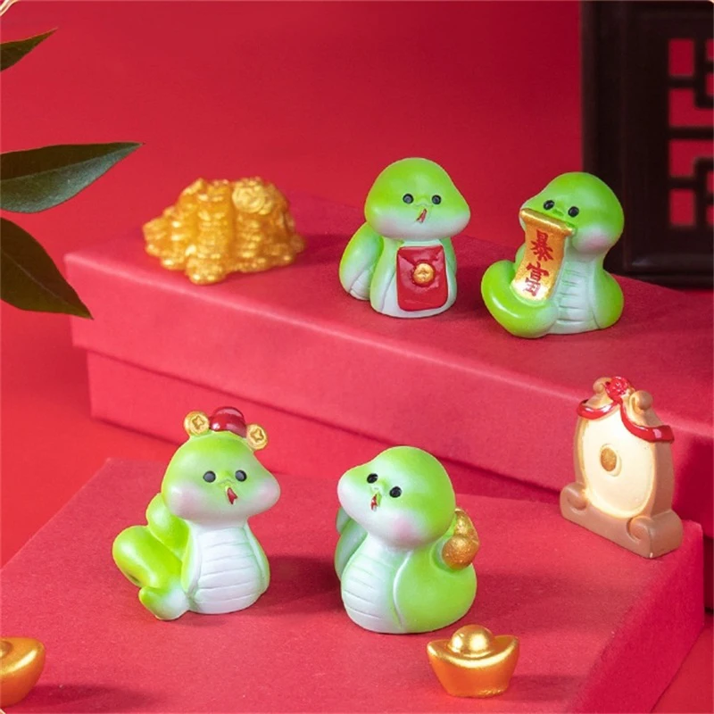 Фигурка змеи на удачу 2025 год |