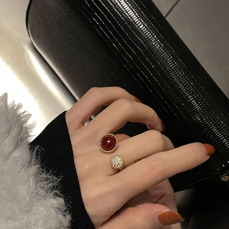 

Resizable New Retro High-end Red Rhinestone Round Ring Female Wedding Engagement Anniversary Jewelry Sister Girlfriend Gift