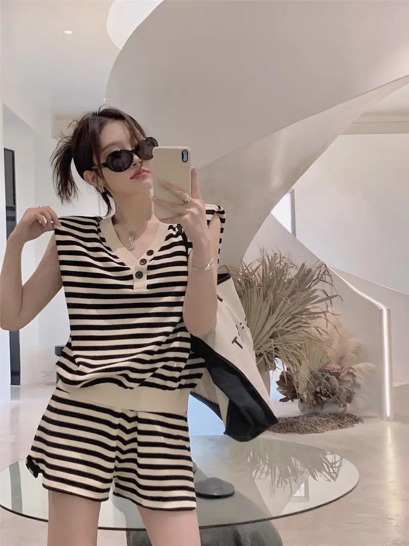 

Shoulder pads are ONCE AGAIN v-neck stripe vest wide-legged pants suit summer female little leisure suit