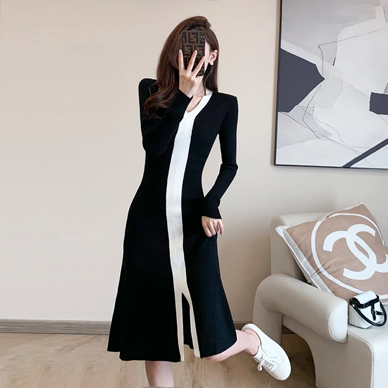 

2022 autumn winter contrast color V-neck office ladies dress Korean fashion A-line mid-calf knitted mid-length dresses for women