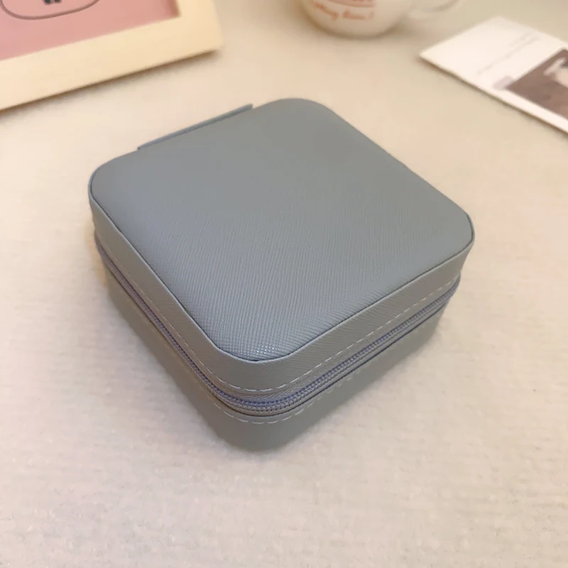 

Кожаная коробка для хранения украшений