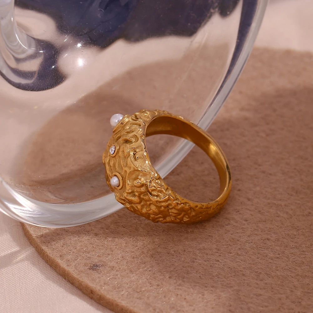 

Hammered Surface Bold Chunky Elegant Pearl Paved Gold Plated Dome Rings For Woman Stainless Steel Waterproof Rings Jewelry