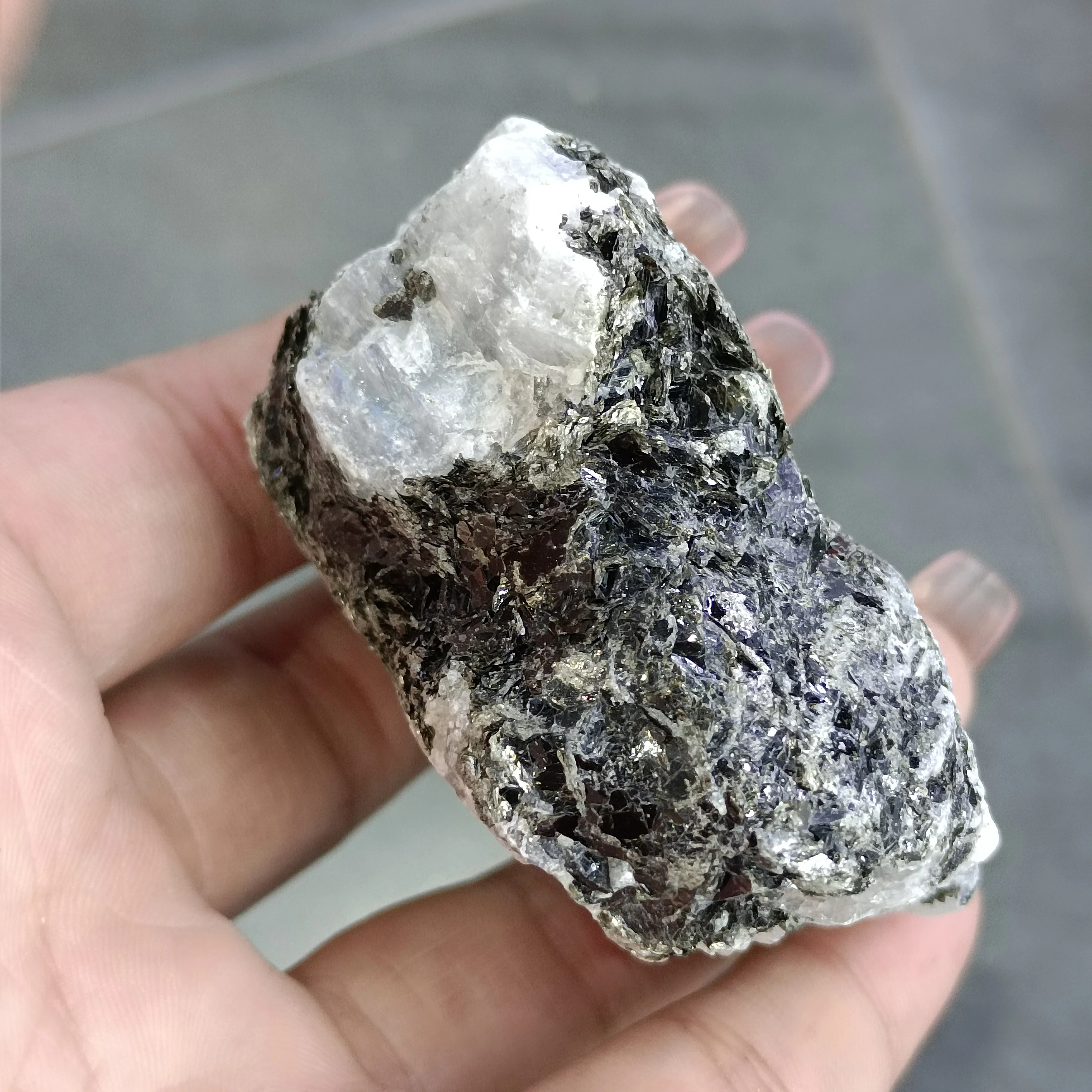 

1pc Natural Crystals White Moonstone Rough Stone Healing Reiki Landscaping Quartz Decor Research