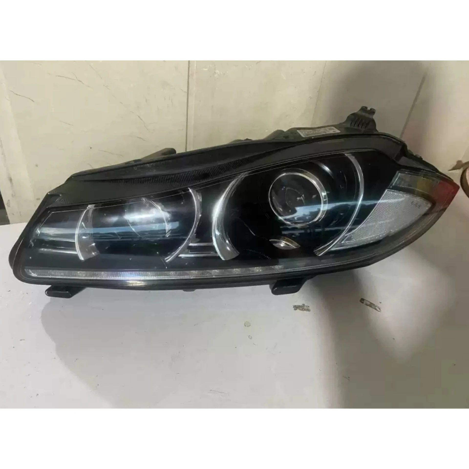 

Headlight Assembly for Land Rover Jaguar XT Turn Signal Daytime Running Light
