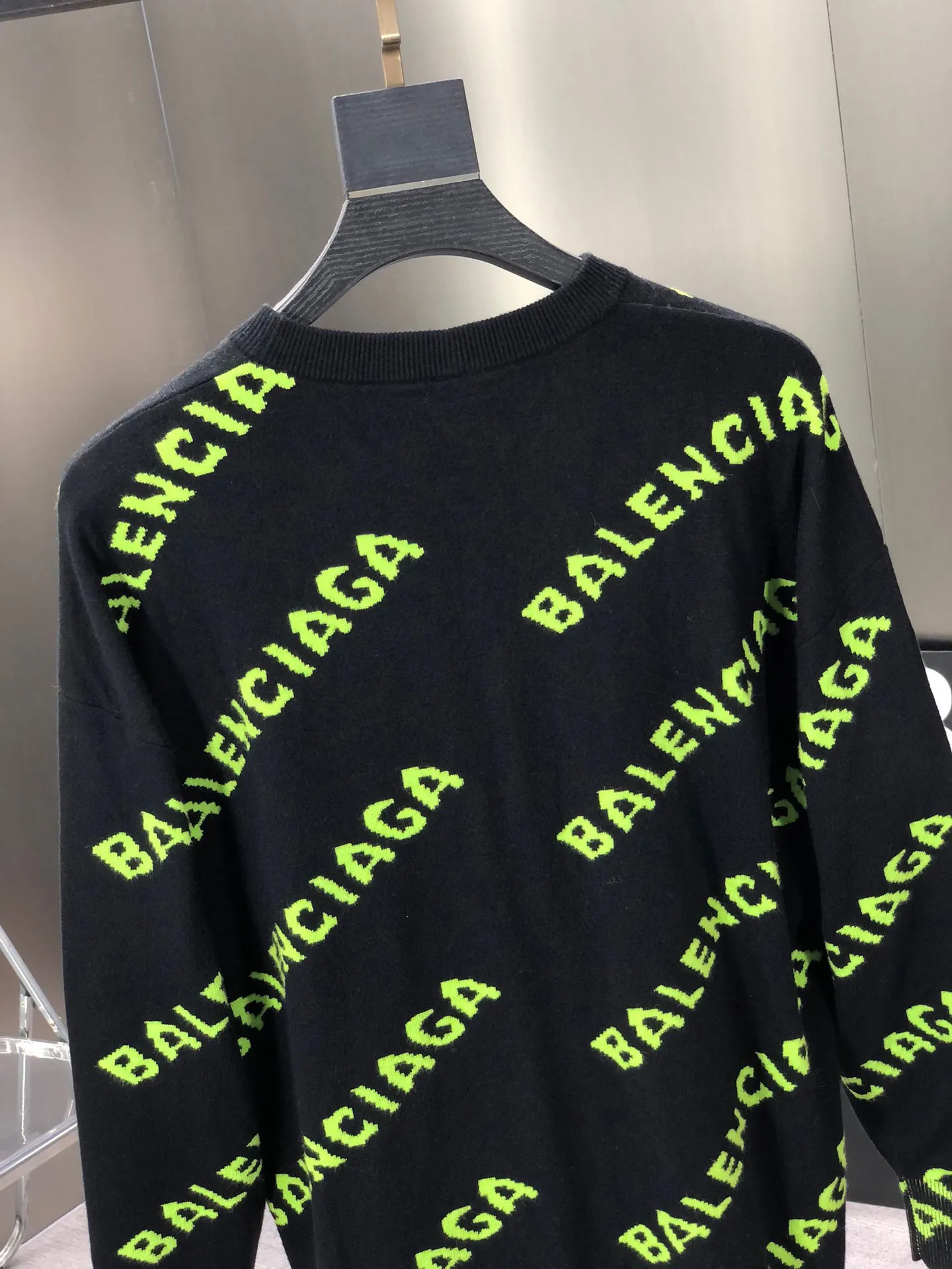 Свитер Balenciaga согреться Тонкая посадка Мода вязаный свитер