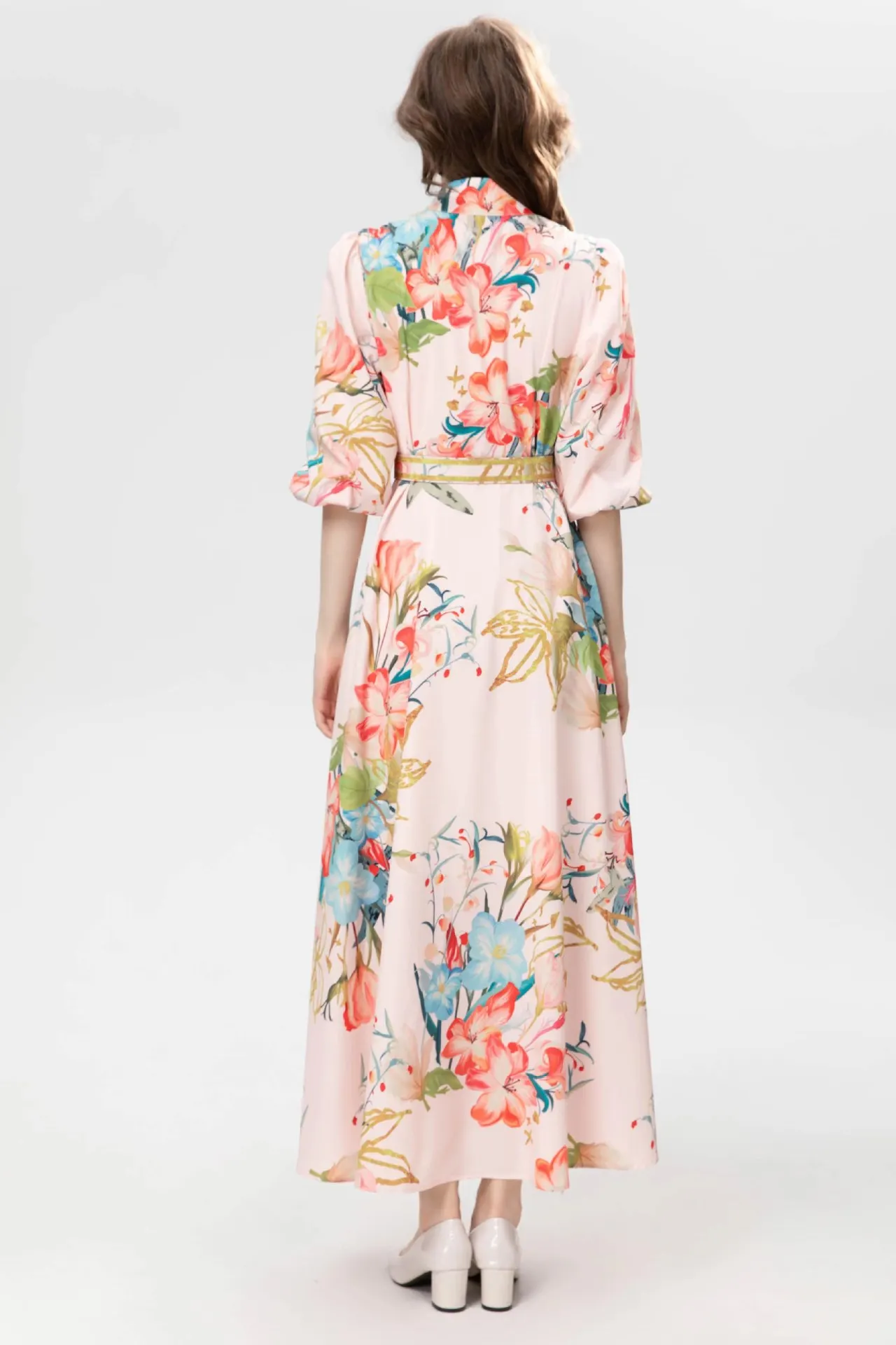 Женское модельное винтажное платье дизайнерское однобортное с