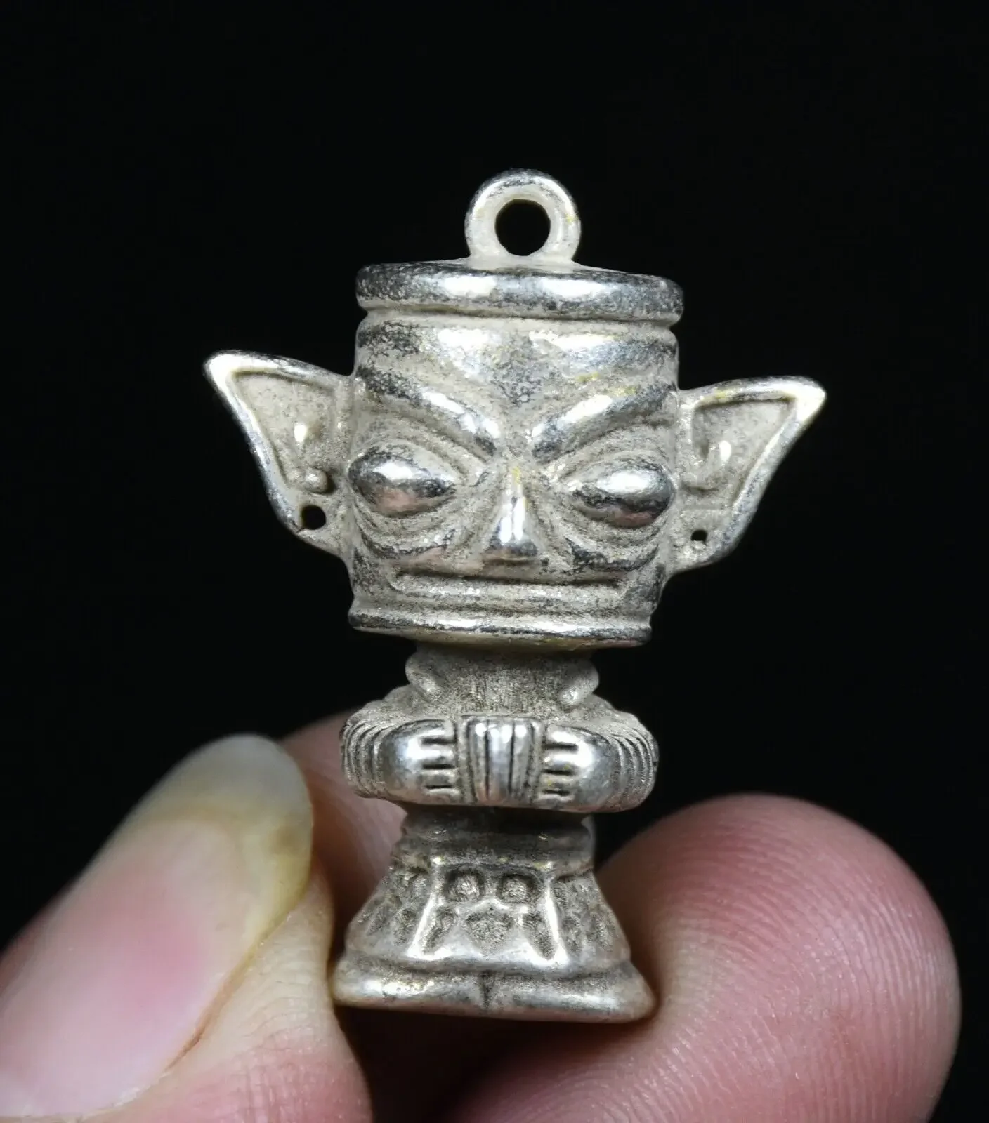 3 5 см старый китайский Мяо серебряная подставка фэн-шуй Sanxingdui People Lucky Pendant