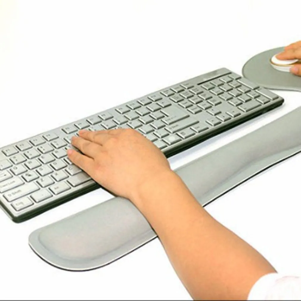 

Mouse Pad with Gel Wrist Rest Desktop Non-Slip Base Wrist Rest Pad Ergonomic Mousepad for Typist Office Gaming PC Laptop Berserk