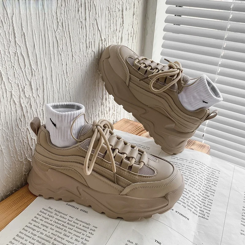 

2021 Winter Fashion Chunky Sneakers Designer Woman Breathable Running Shoes Fashion Flats Platform Ladies Casual Lace Up Flat