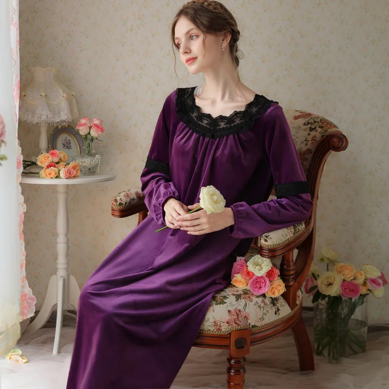 Lace round neck long sleeved plush nightdress women's winter long skirt warm golden velvet nightgown loose oversize home clothes