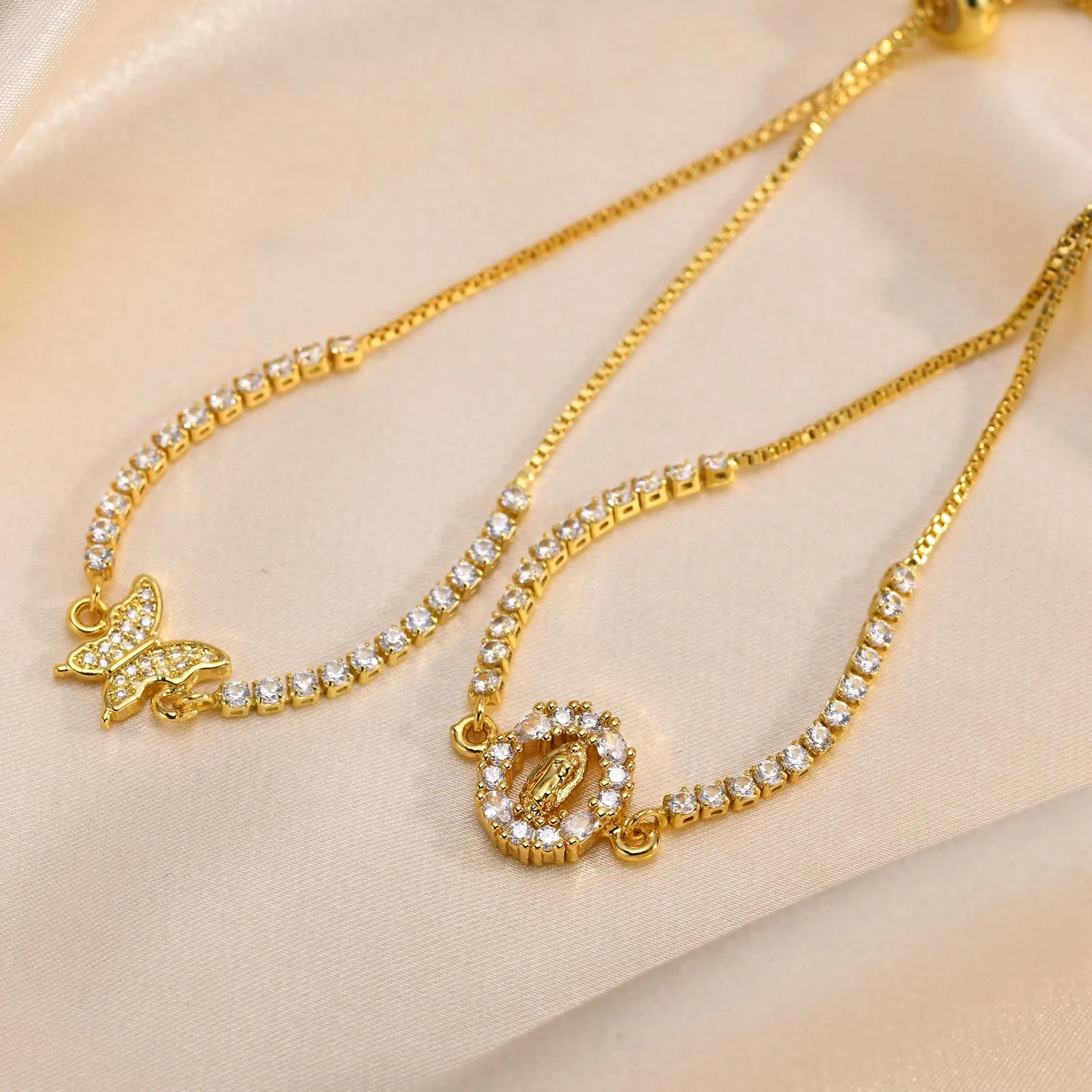 Женские Изящные блестящие браслеты-цепочки с фианитами золотистые