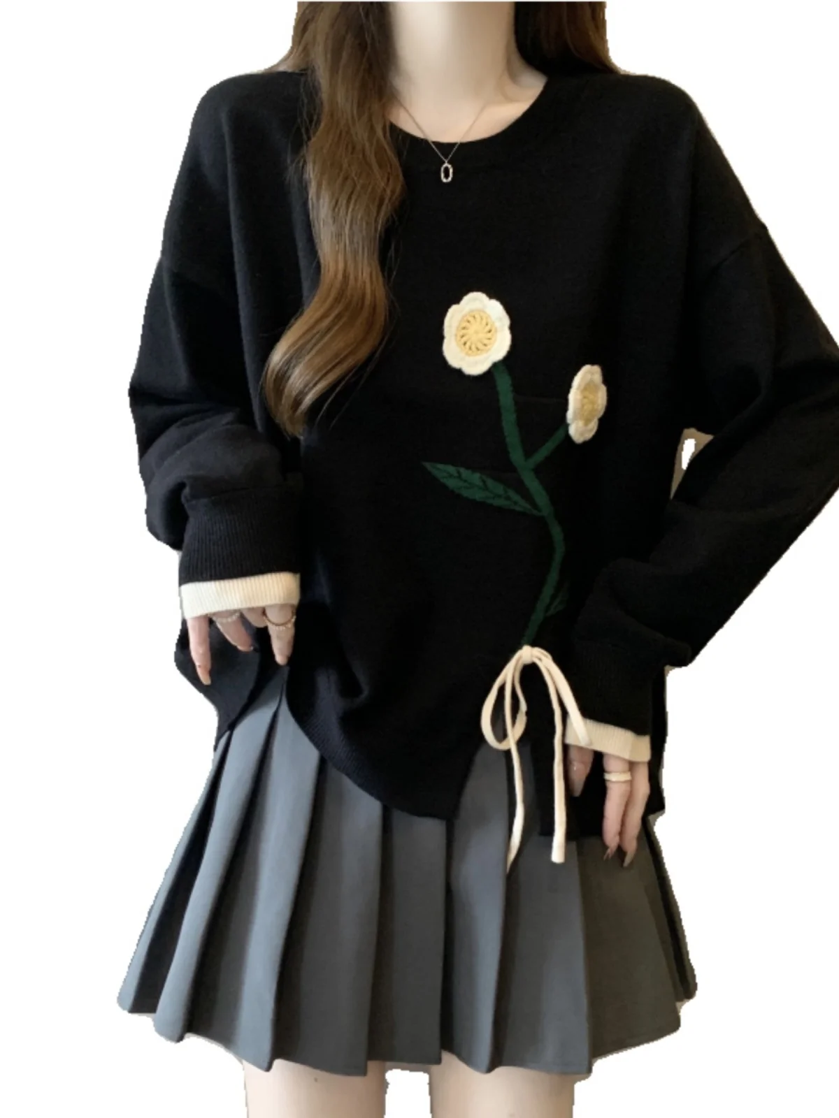 Женский черный свитер с нерегулярной вязкой на плечах осень-зима 2023 новый топ