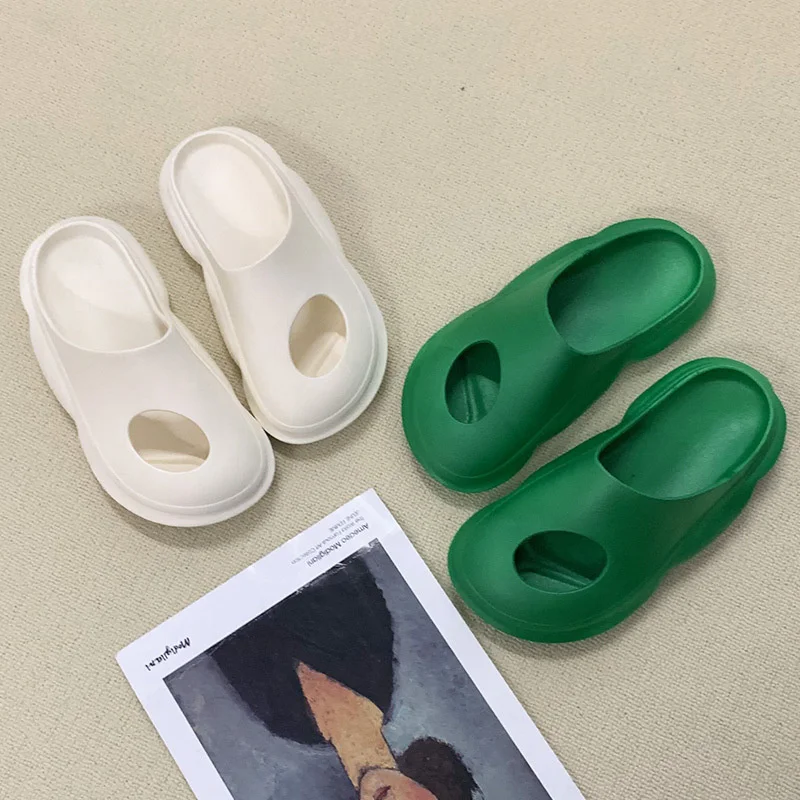 Man Women Hole Slipper 2022 New Aesthetic Thick Sole Sandals Indoor And Outdoor Hollow Out Slippers Women Trend Summer