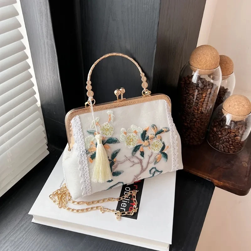 

2023 NEW Embroidery Bag Flowers Lace Wedding Bags Fashion Vintage Chain Women Shoulder Crossbody Bag Tote Women's Handbags Purse