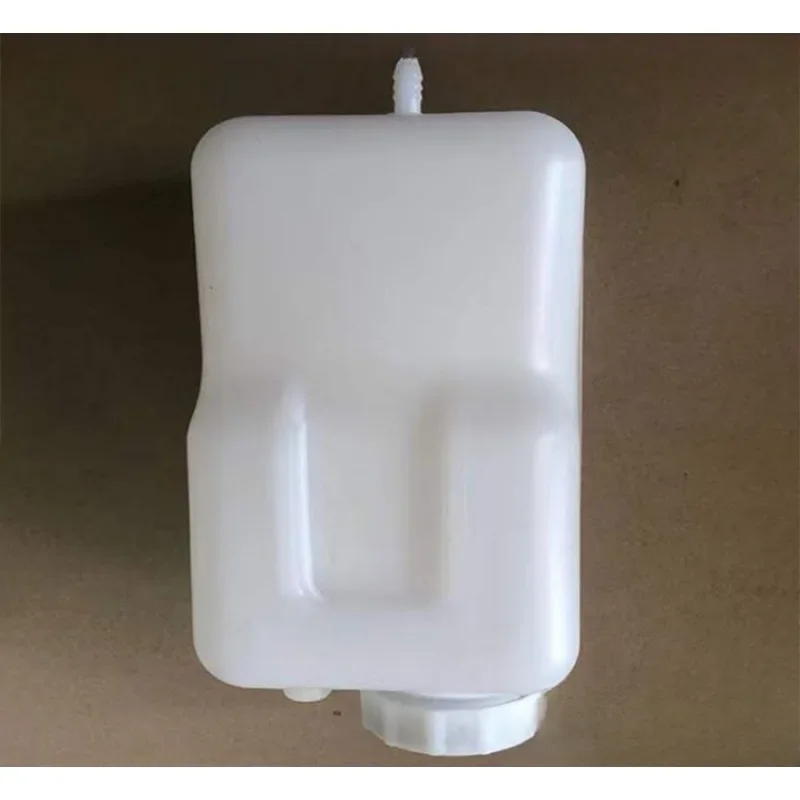 Вспомогательный резервуар для воды охлаждающей жидкости экскаватора XCMG XE55D 60 65DA