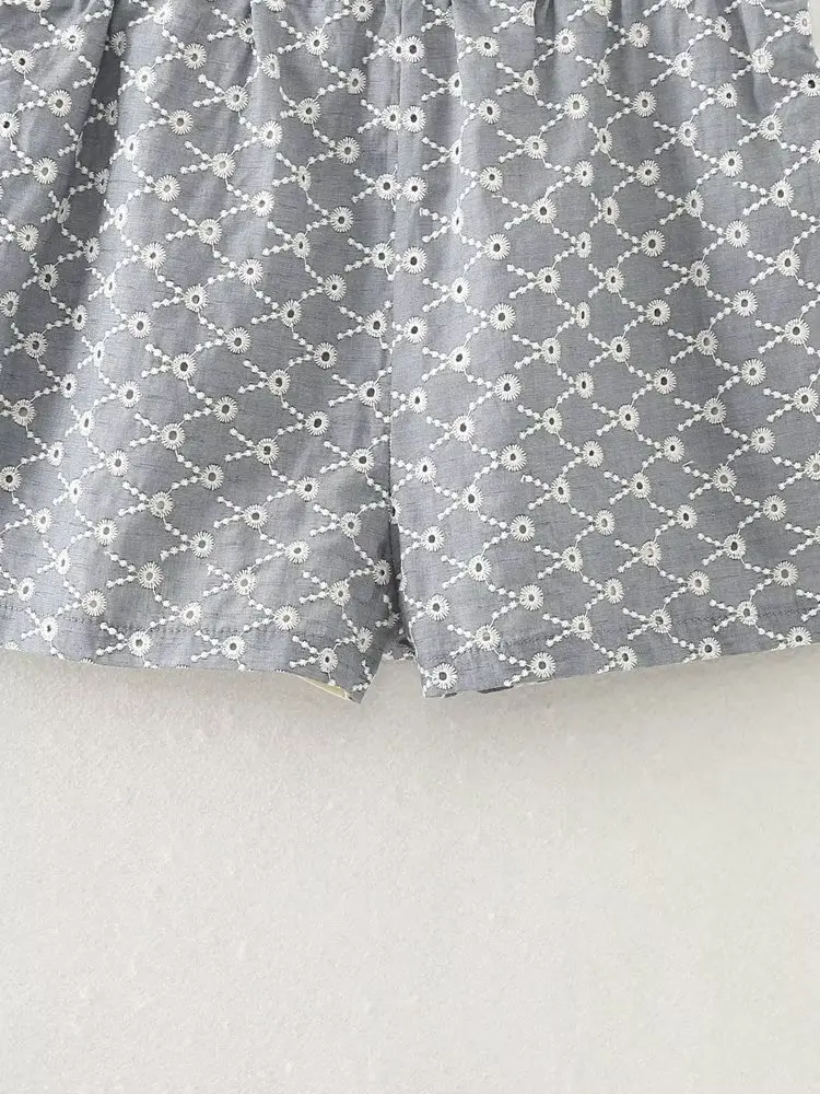 Dave&Di  Fashion Ladies  French Ethnic Shorts Style Geometric Hollow Embroidery Cotton Summer Bermuda Shorts Women