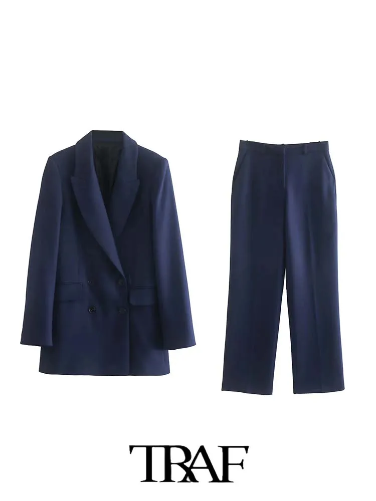 

Женский костюм-двойка из блейзера и брюк, свободного покроя