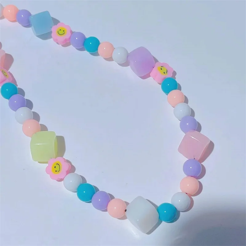 Smiley Flower Candy Key Chain Ladies Fashion Cute Romantic Vintage Fashion Keychain Charm Korea 90s Aesthetic Bag Phone Chains