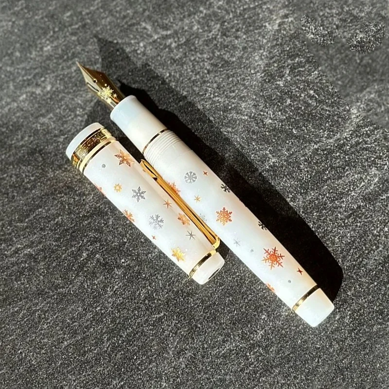 Рисунок 2 - Перьевая ручка с цветочным рисунком