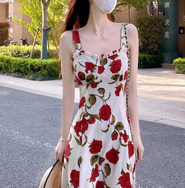 

Floral suspender dress female summer 2023 new tea break French chiffon seaside holiday temperament dress