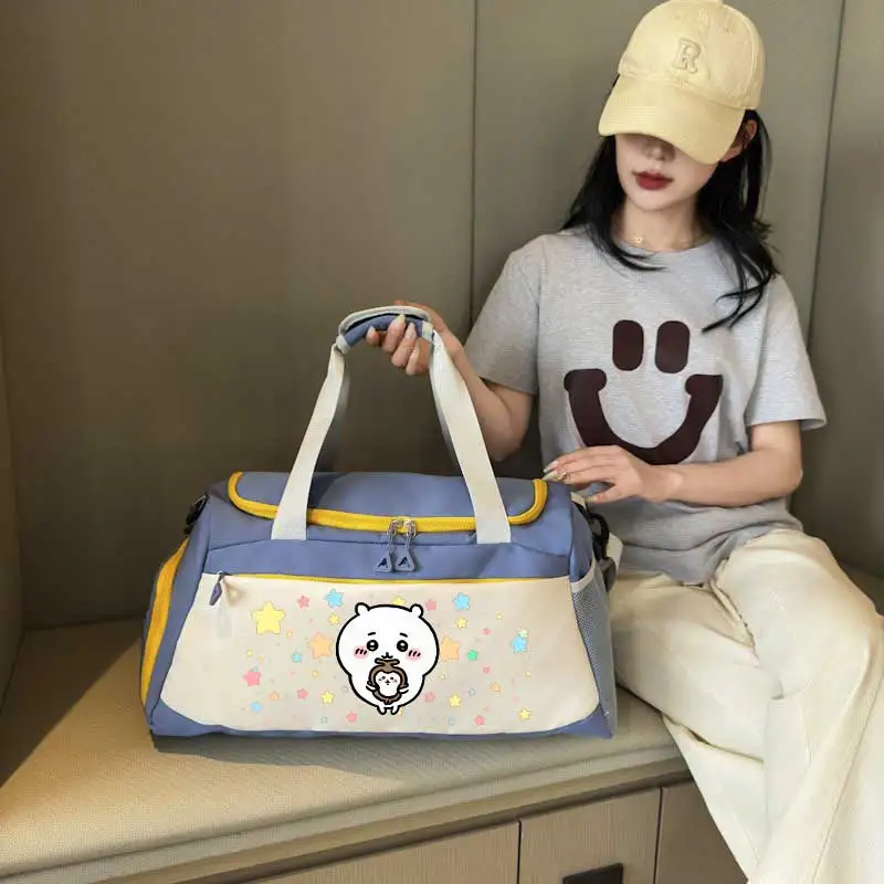 Фото Спортивная сумка Chiikawa большой вместимости Hachiware Usagi Momonga, деловая дорожная сумка через плечо с разделением на сухую и влажную зоны, подарок №3