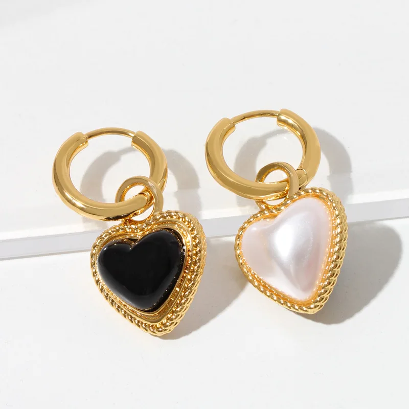 

Vintage light luxury love earrings copper inlaid gemstone earrings black and white love earrings