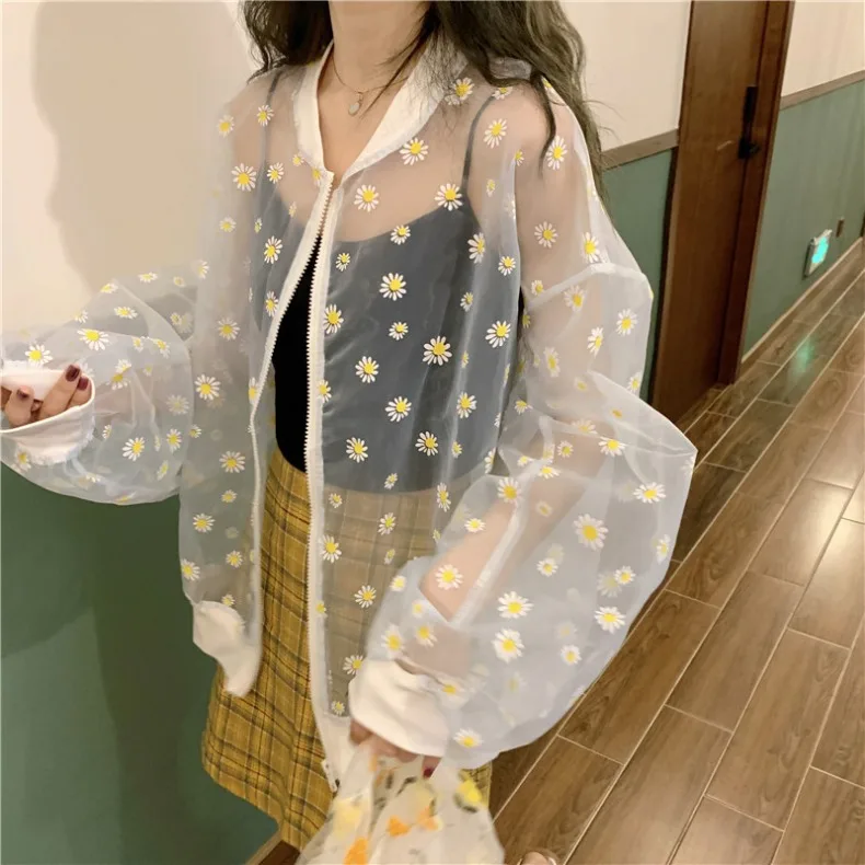 

2022 Korean new spring and autumn loose small Daisy thin coat women's zipper suntan shirt baseball jacket